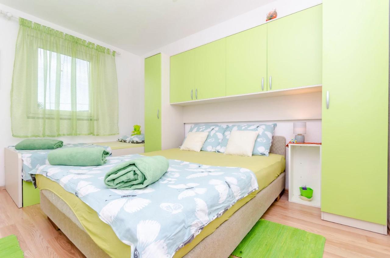 Apartment Branislava โรกอซนิซา ภายนอก รูปภาพ